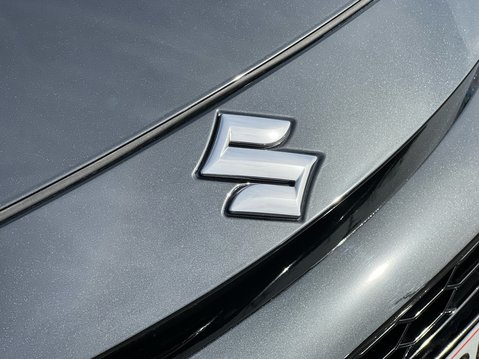 Suzuki Swace MOTION 13