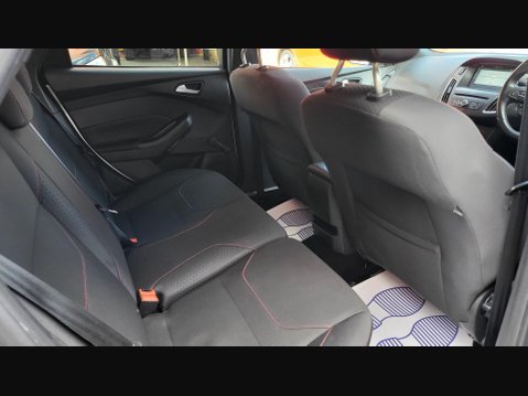 Ford Focus ST-LINE 17