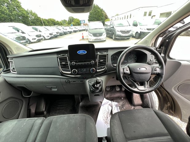 Ford Transit Custom SWB L1H1 (SOLD) 300 Limited Alloys Air Con Sensors Cruise EURO 6 25