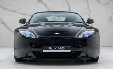 Aston Martin V12 Vantage S 7