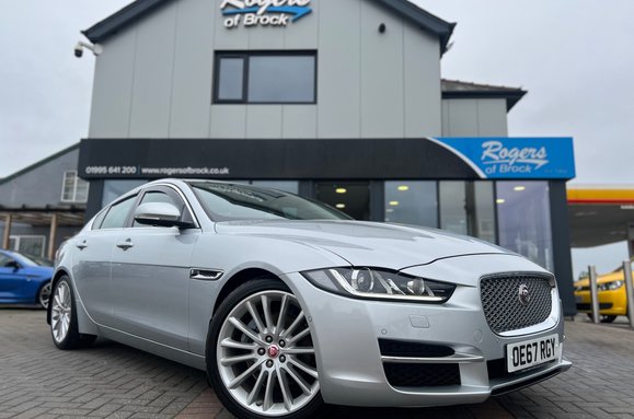 Jaguar XE 2.0 D PORTFOLIO AUTO 2
