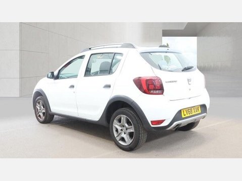 Dacia Sandero Stepway 0.9 TCe Essential Euro 6 (s/s) 5dr 4