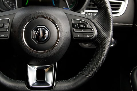 MG MG5 EXCLUSIVE 20
