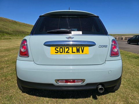 Mini Hatch 1.6 Cooper Steptronic Euro 5 3dr 10