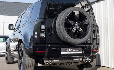 Land Rover Defender 110 V8 27