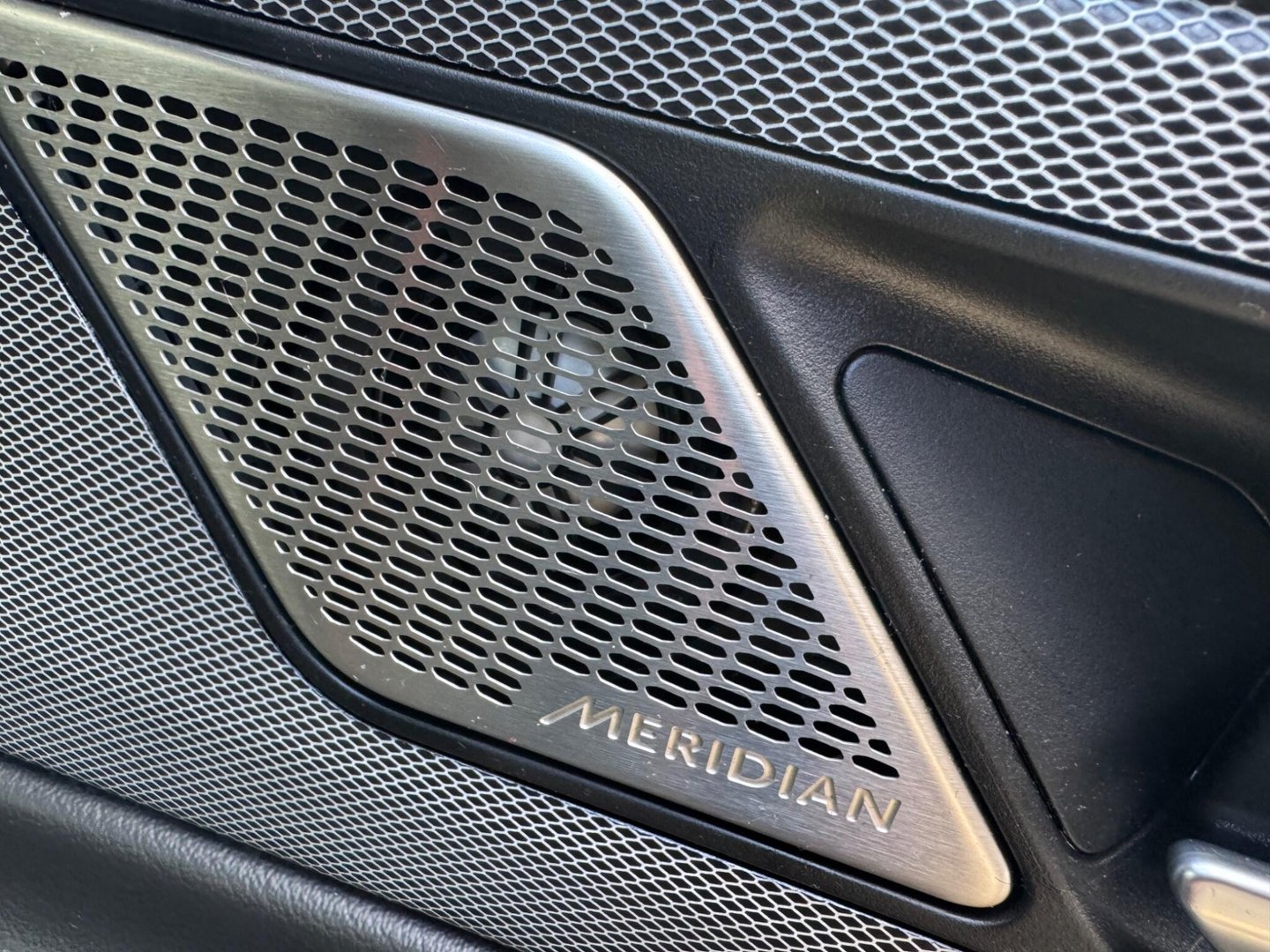 2019 Jaguar XE — image 13