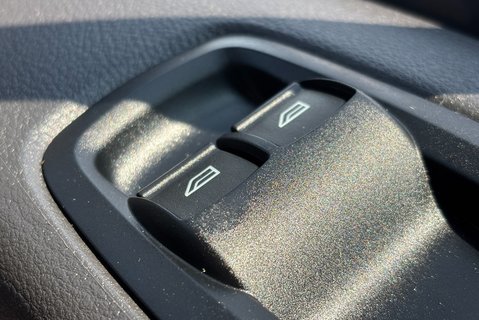 Ford Transit Custom 310 L1 105 ps Base Panel Van - Air Con 29