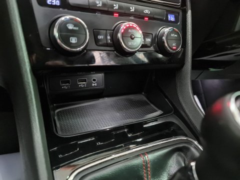 SEAT Leon 1.5 TSI EVO FR ST Euro 6 (s/s) 5dr 22