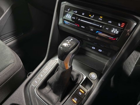 Volkswagen Tiguan 2.0 Tiguan Elegance TDI DSG Auto 5dr 30