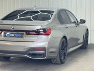 BMW 7 Series 4.4 750i M Sport xDrive Auto 4WD 4dr 32