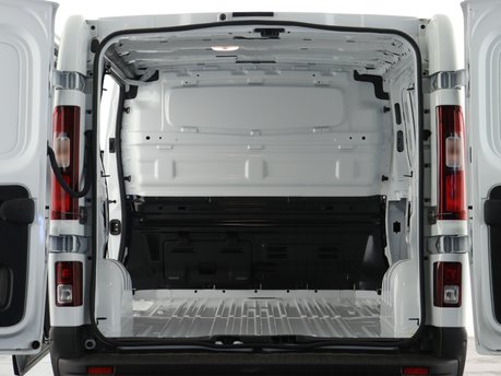 Renault Trafic LL30 90kW 52kWh Advance Van Auto 3
