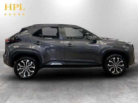Toyota Yaris Cross 1.5 VVT-h Design SUV 5dr Petrol Hybrid E-CVT Euro 6 (s/s) (116 ps) 8