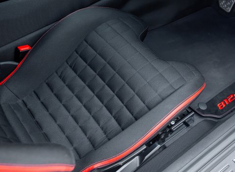 Ferrari 812 Competizione 14