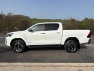 Toyota Hilux Invincible 4WD D-4D Double Cab Pickup 7