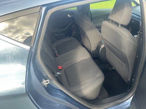 Ford Fiesta TITANIUM 10