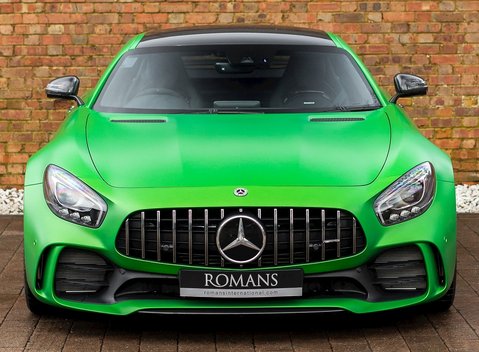 Mercedes-Benz AMG GT R 4
