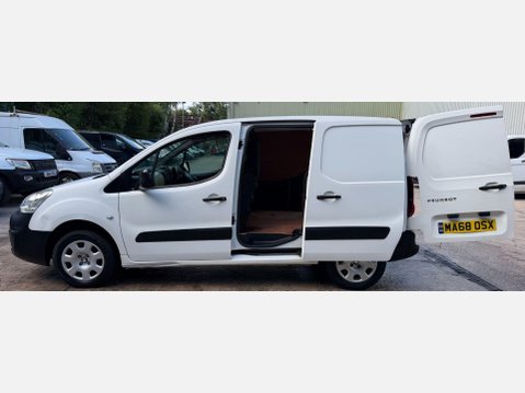 Peugeot Partner 1.6 BlueHDi 854 Professional Panel Van 5dr Diesel Manual L1 (112 g/km, 97.6 23