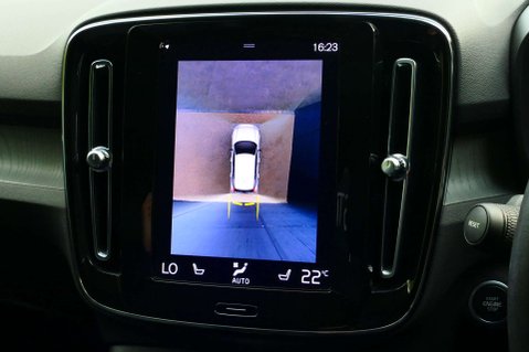 Volvo XC40 2.0 XC40 Inscription Pro B4 MHEV Auto 5dr 6