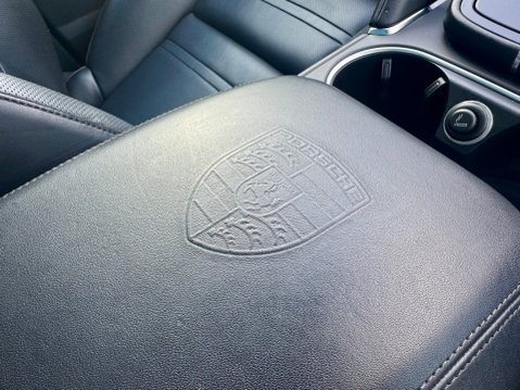 Porsche Cayenne TURBO S 33