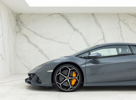 Lamborghini Huracan LP640-4 EVO 21