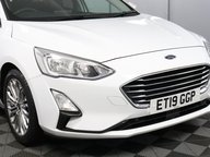 Ford Focus TITANIUM X 26