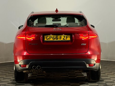 Jaguar F-Pace PORTFOLIO AWD 7