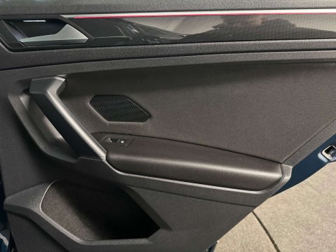 Volkswagen Tiguan 2.0 Tiguan Elegance TDI DSG Auto 5dr 37
