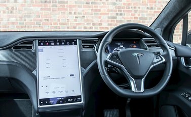 Tesla Model X 100D 17