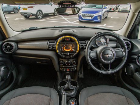 Mini Hatch COOPER