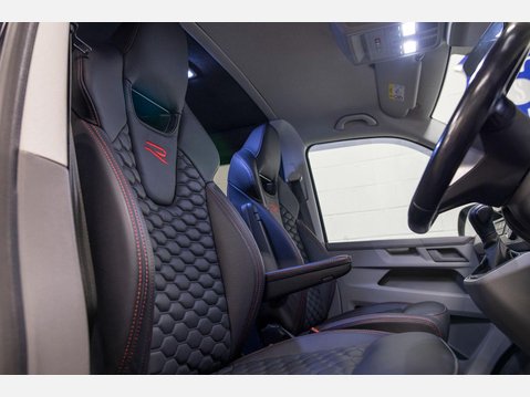 Volkswagen Transporter 2.0 BiTDI T32 Highline Panel Van 5dr Diesel DSG FWD SWB Euro 6 (s/s) (199 p 2