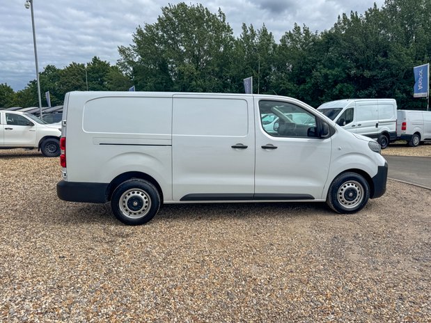 Vauxhall Vivaro LWB L2H1 Low Roof Prime Aircon Cruise Sensors Nav EURO 6 5
