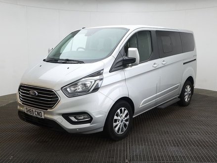 Ford Tourneo Custom 2.0 320 EcoBlue Titanium Minibus Double Cab 5dr Diesel Auto L1 Euro 6 (s/s)