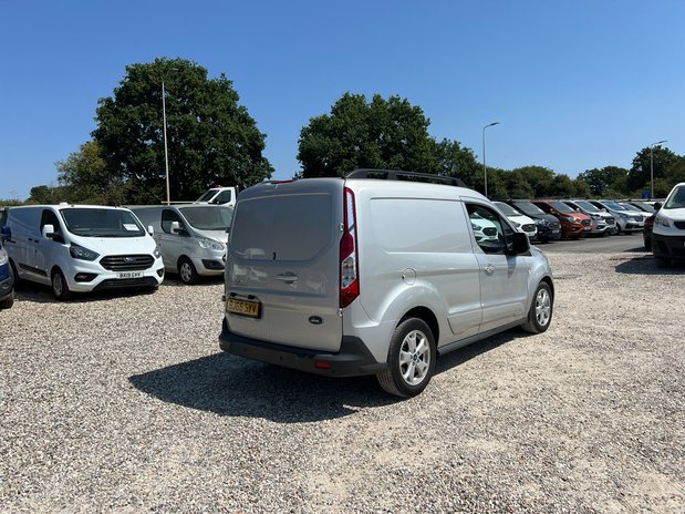 Ford Transit Connect AUTO SWB L1H1 Low Roof Limited Air Con Alloys Sensors EURO 6 NO VAT 6