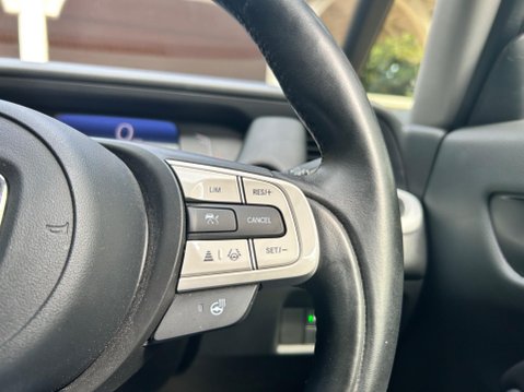 Honda Jazz I-MMD EX 25