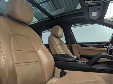 Porsche Cayenne 3.0 Cayenne V6 Auto 4WD 5dr 35