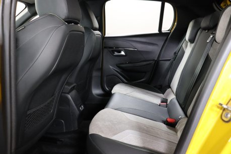 Peugeot e-208 GT PREMIUM 44