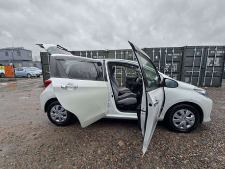 Toyota Yaris 1.33 Dual VVT-i Design Hatchback 5dr Petrol Multidrive S Euro 6 (99 ps) 14