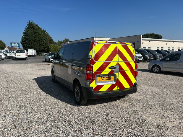 Peugeot Expert MWB L2H1 Bluehdi Professional 120 ps Twin Side Door EURO 6 8