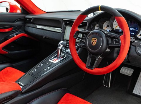 Porsche 911 GT2 RS (991) 5