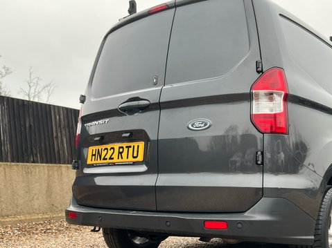 Ford Transit Courier LIMITED 18