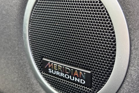 Land Rover Discovery D300 HSE Panel Van - Rear Seat Conversion / Black Pack 36