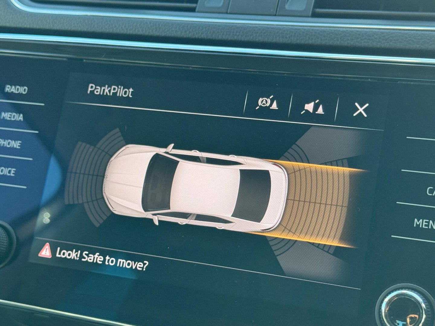 2020 Skoda Superb — image 14