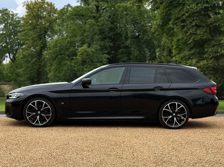 BMW 5 Series 520D M SPORT TOURING MHEV 8
