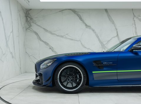 Mercedes-Benz AMG GT R PRO 40