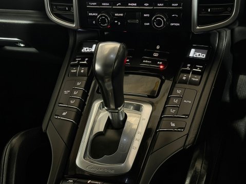 Porsche Cayenne D V8 S TIPTRONIC S 16