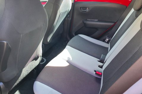 Toyota Aygo 1.0 VVT-I X-PLAY FULL SERVICE HISTORY! 9 SERVICES! BLUETOOTH! 21