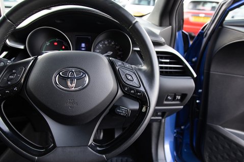 Toyota C-HR DESIGN 21