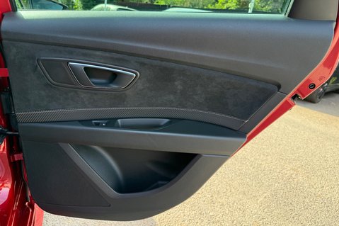 SEAT Leon TSI CUPRA 4DRIVE DSG ESTATE -BUCKET SEATS -CAMERA- SOUND -ACC -REVO STAGE 1 32