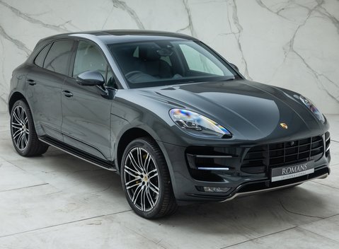 Porsche Macan TURBO 11