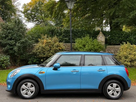Mini Hatch COOPER D 2